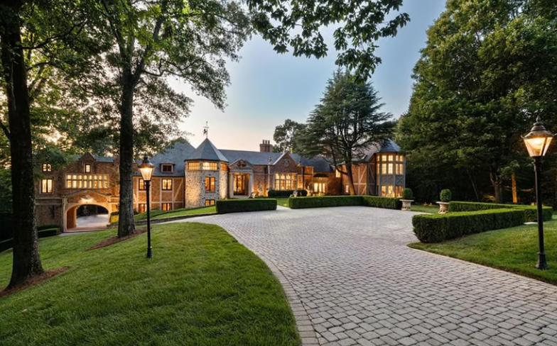 Spectacular single family home